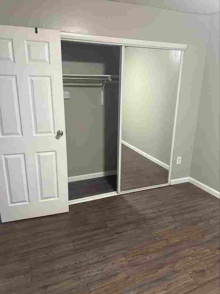 Room available -  bath house