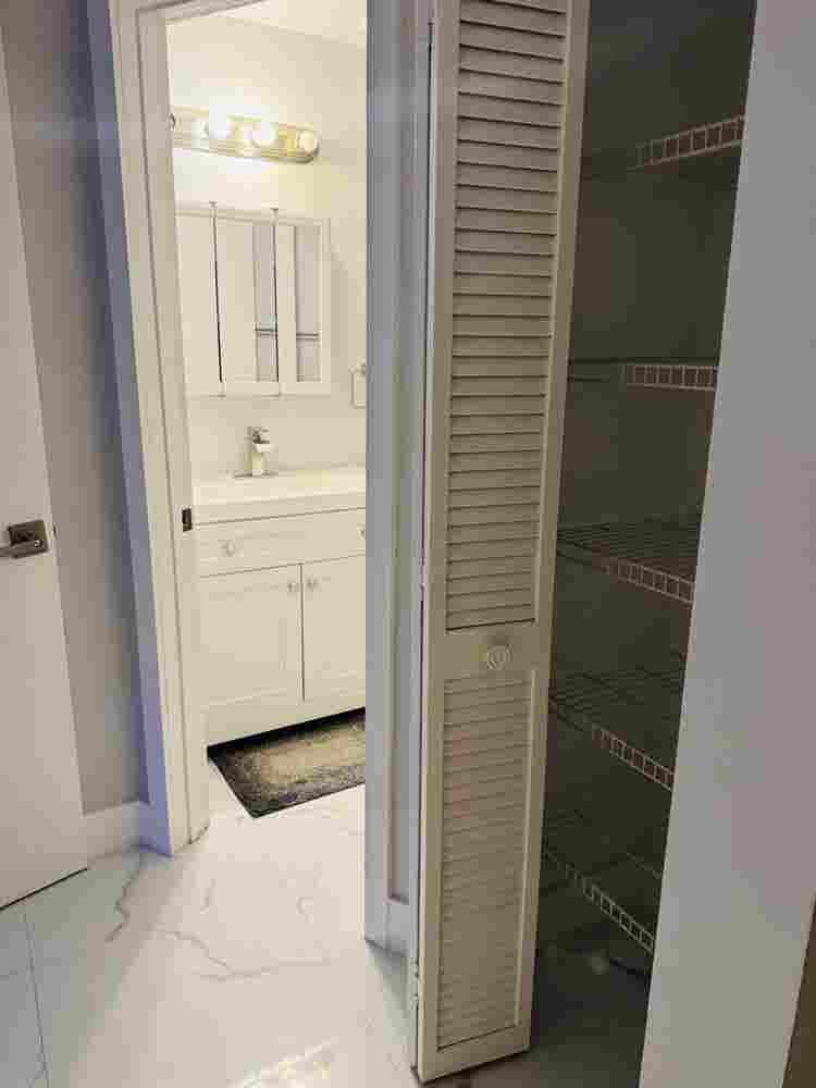 Room with Private Bathroom for Rent