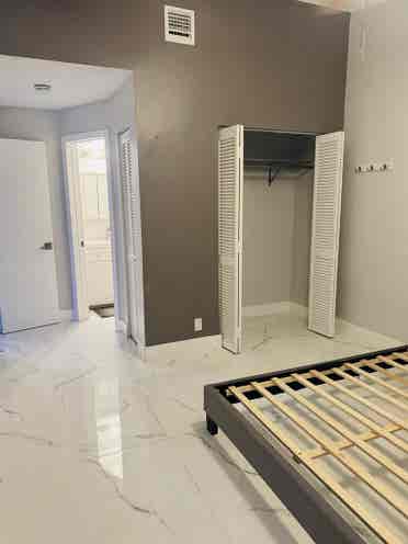 Room with Private Bathroom for Rent