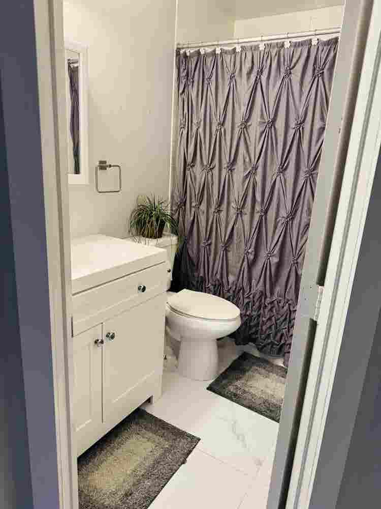 Room with Private Bathroom for Rent