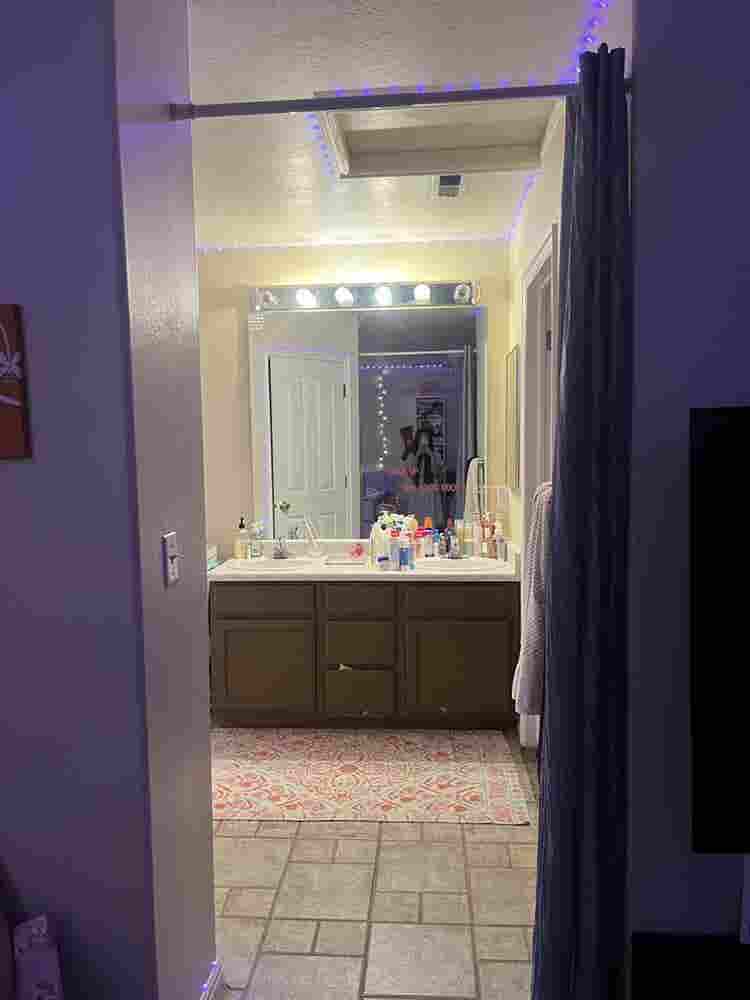 Shared Master Bedroom in Townhome