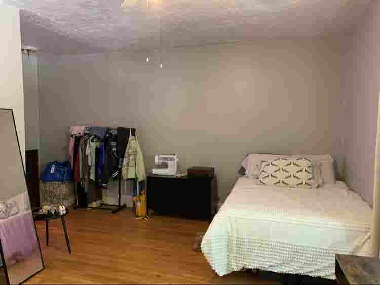 Studio available ravenswood area