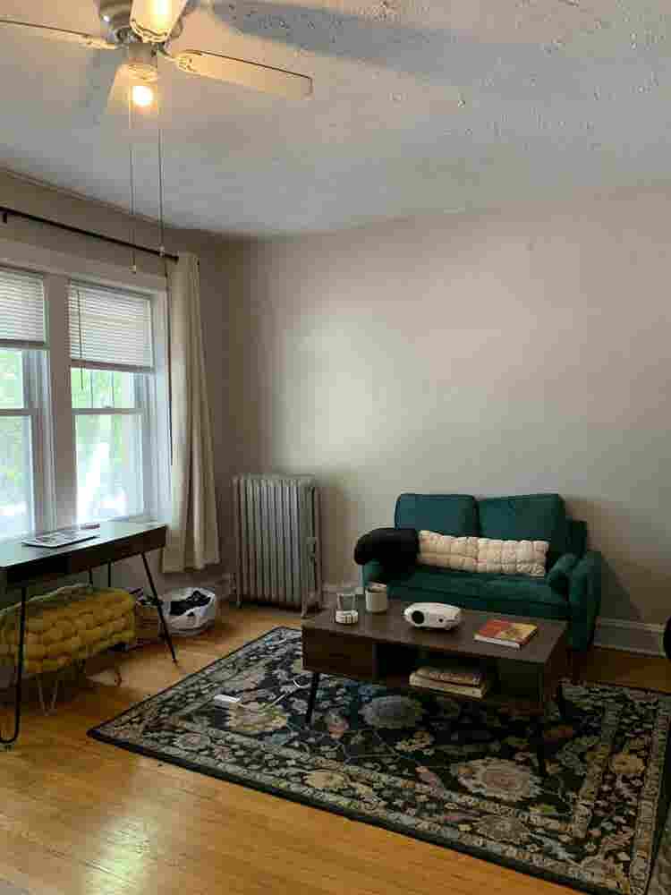 Studio available ravenswood area