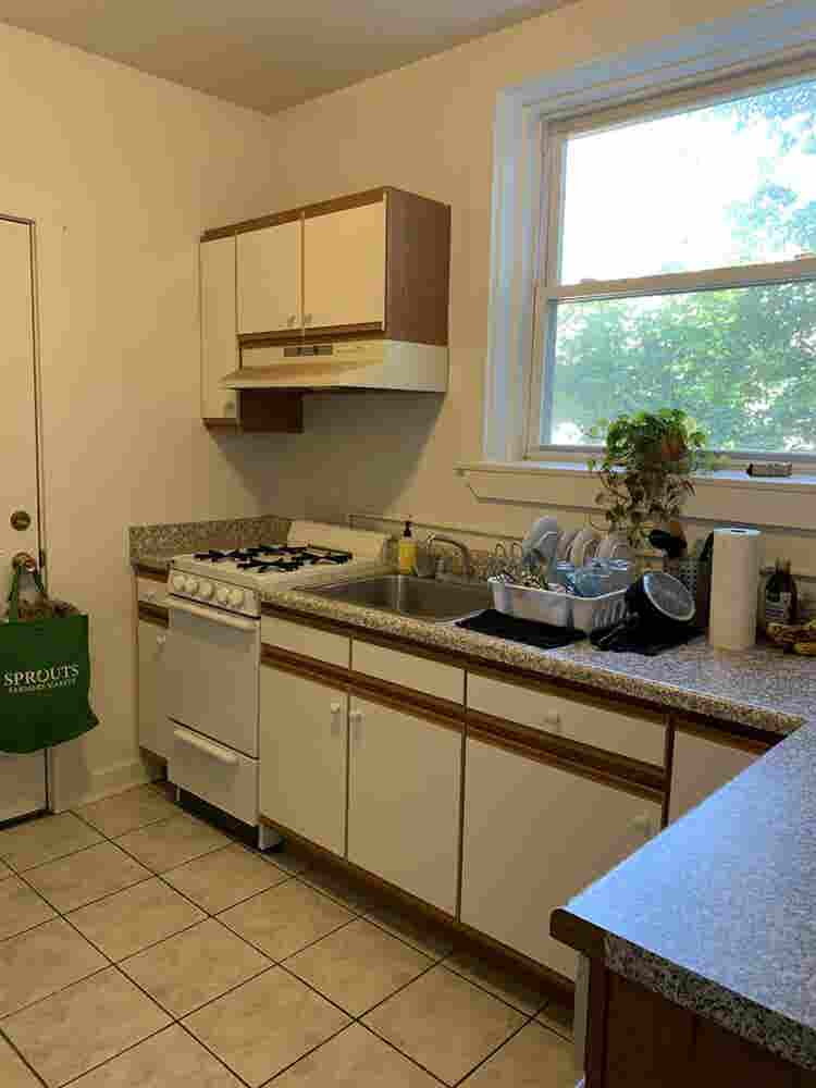 Studio available ravenswood area