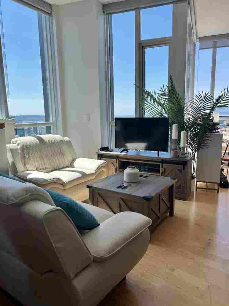 Sub Penthouse in Coal Harbour