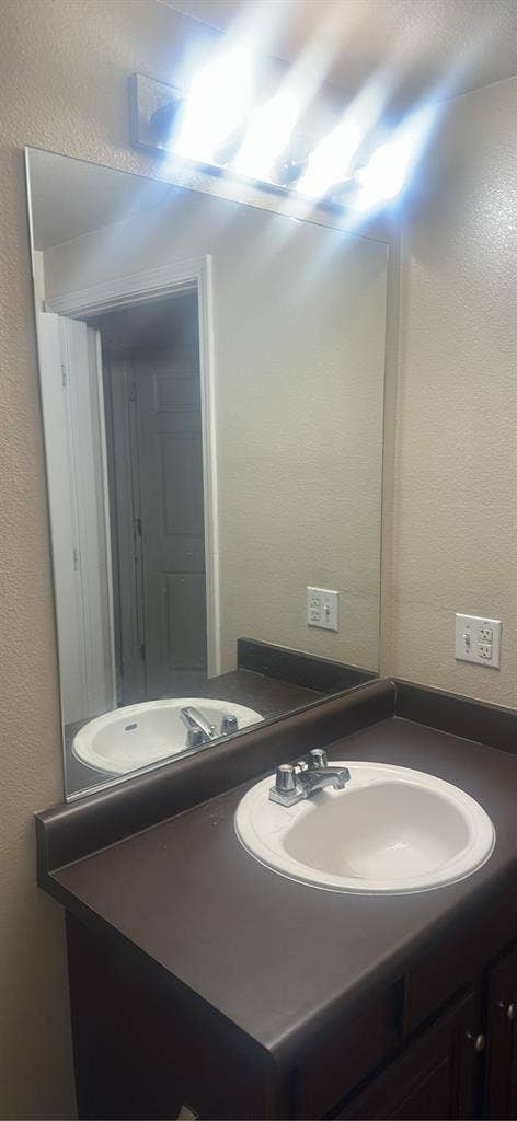 Bedroom and bathroom for rent $