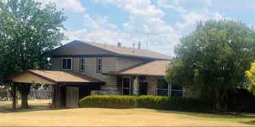 Available room for rent
