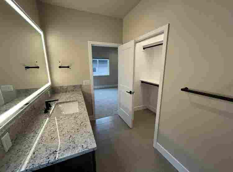 NW /River West room for rent