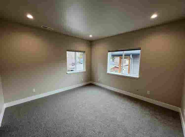 NW /River West room for rent