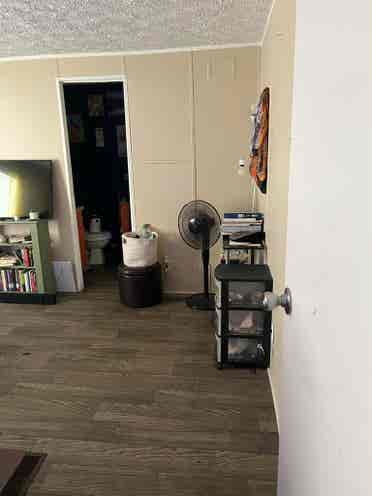 Master w/ Private Bathroom