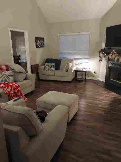 House roomie wanted