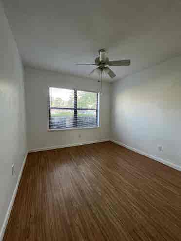 Room/shared Bath with utilities