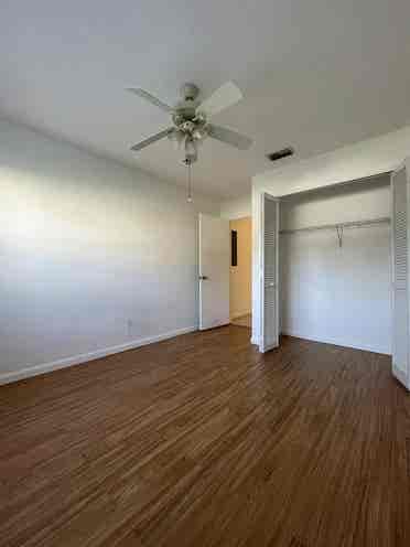 Room/shared Bath with utilities