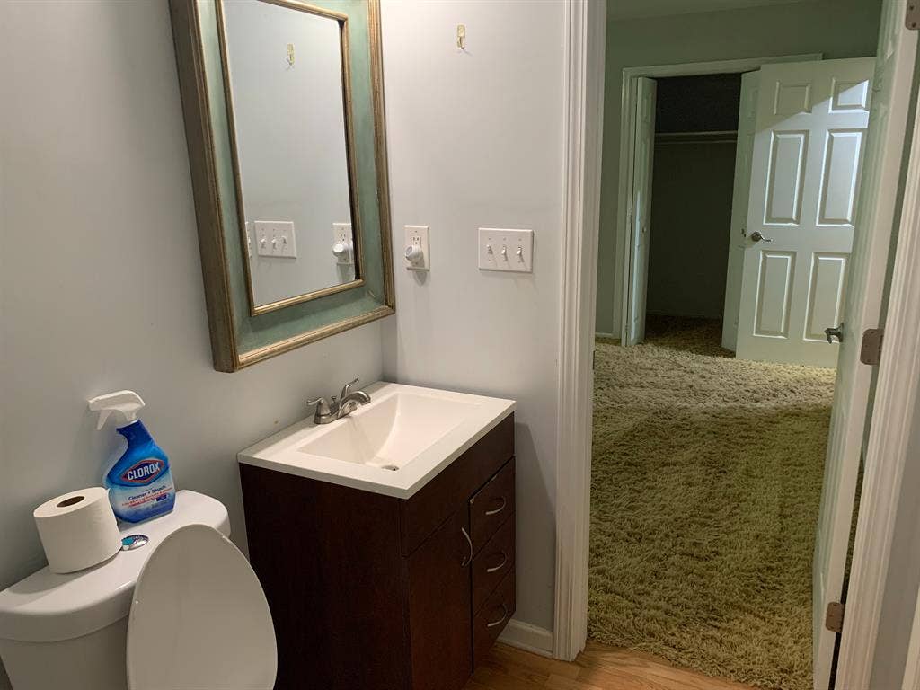 4 BR in Roswell