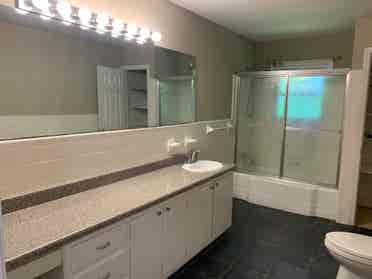 4 BR in Roswell