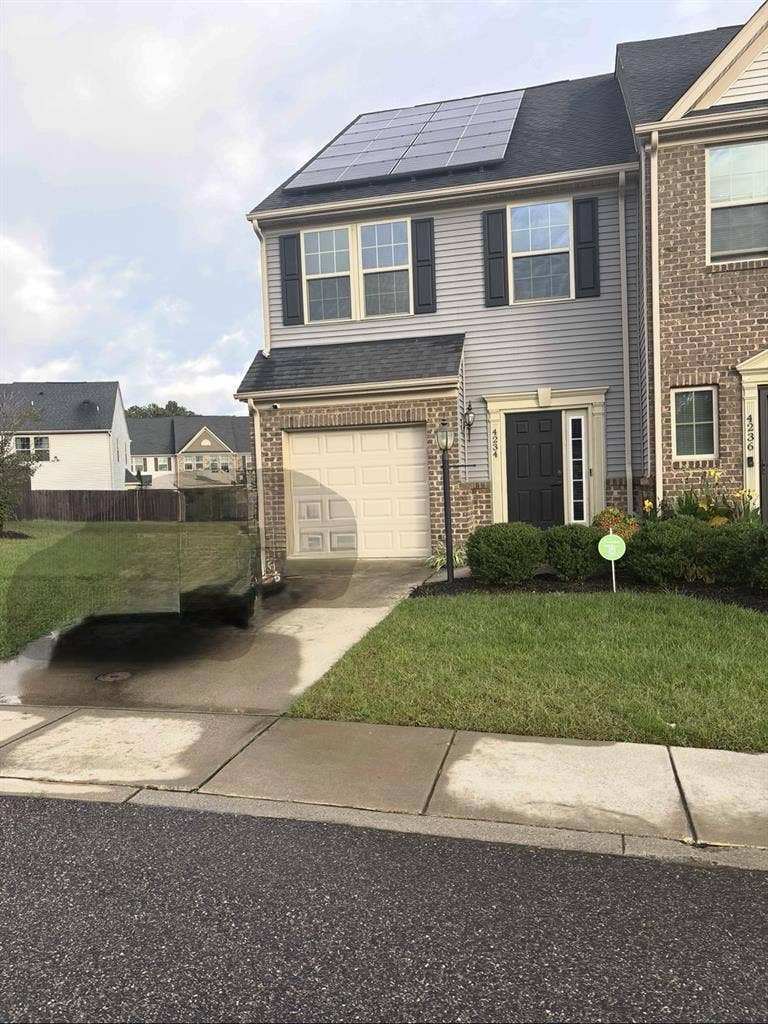 Room for Rent – $ (East End)