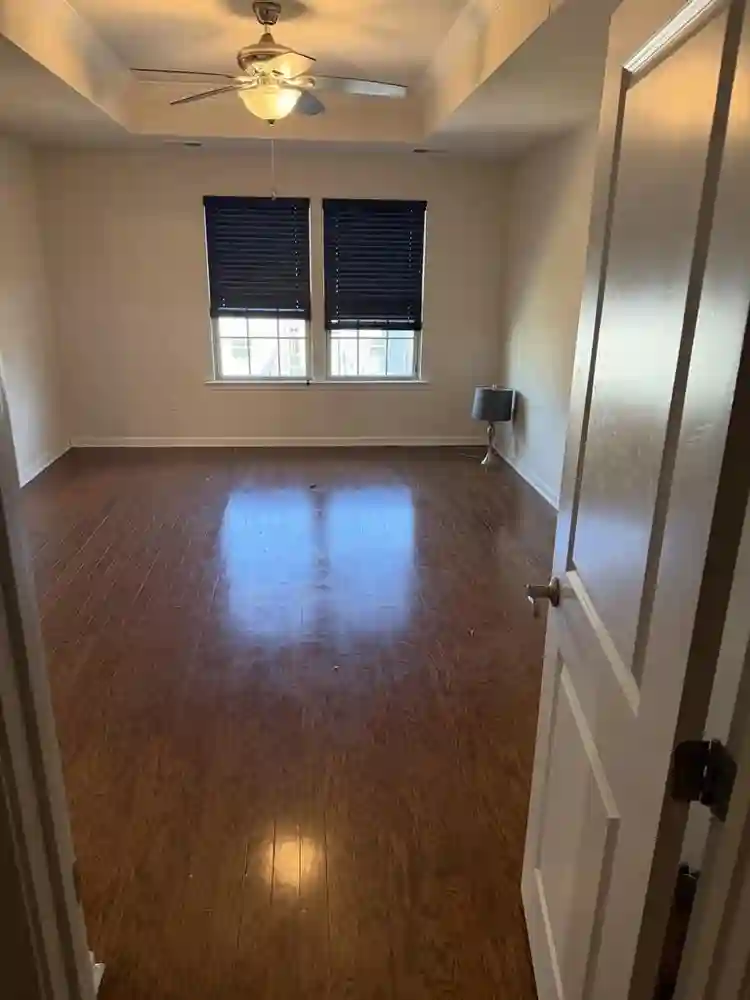 Room for Rent – $ (East End) 1000