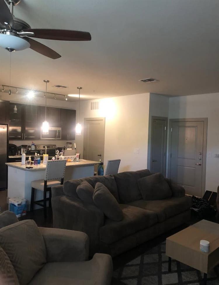 URGENT: Roommate for  BATH