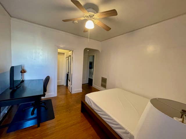 Furnished-Near Downtown & Caltrain