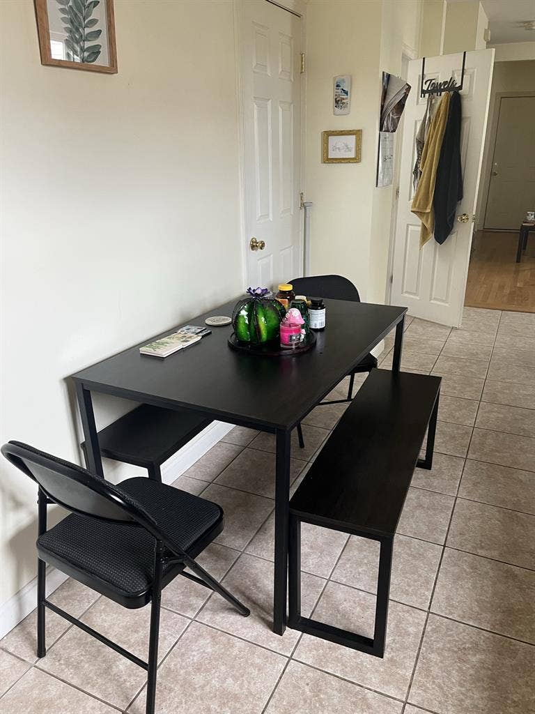 Spacious room close to Malden Cente