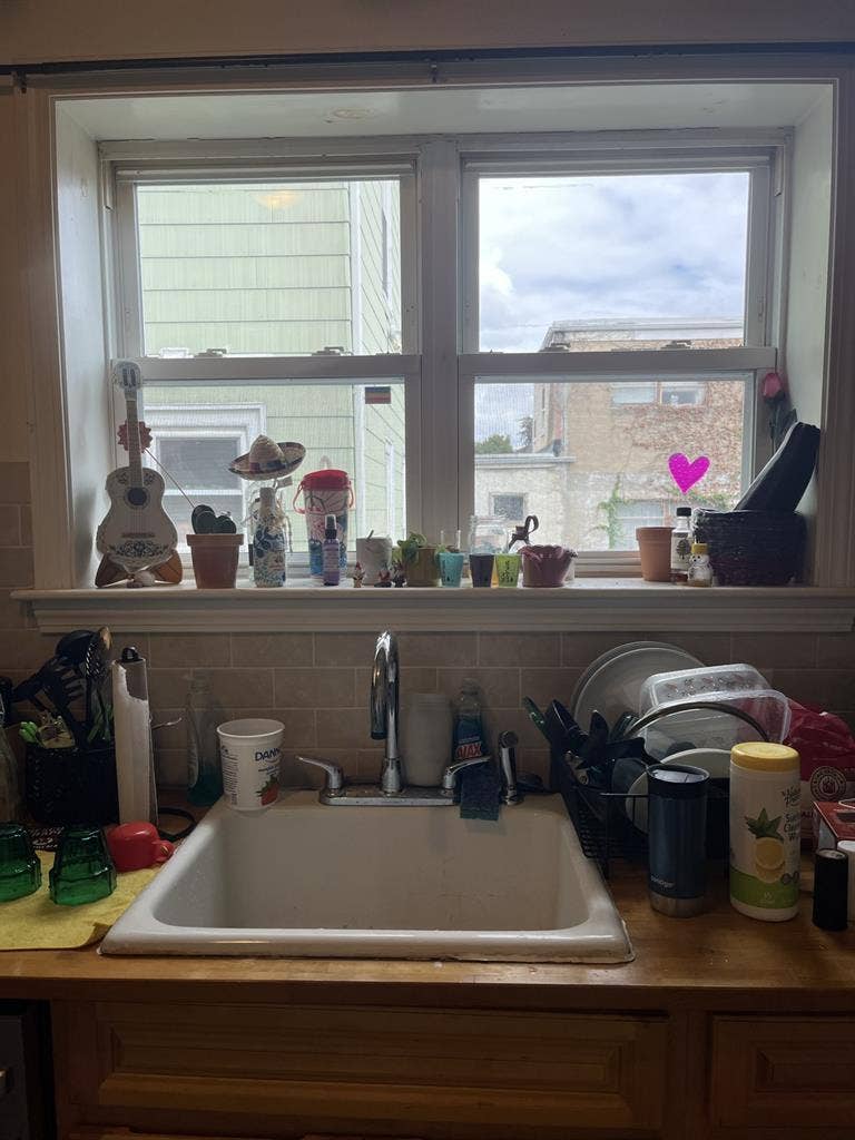 Spacious room close to Malden Cente