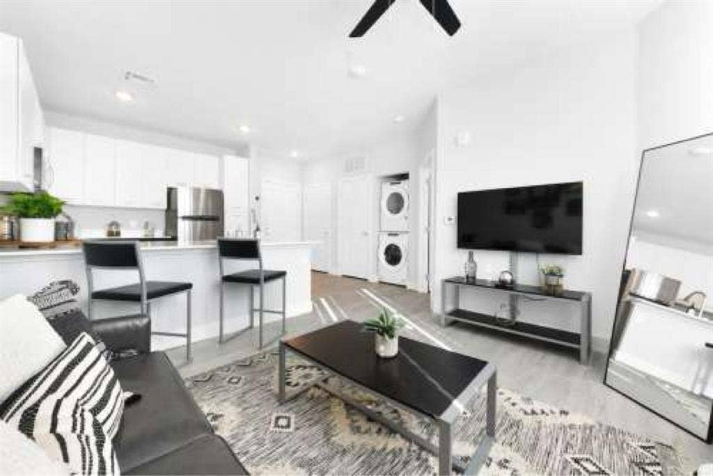 Fully Furnished - private room!