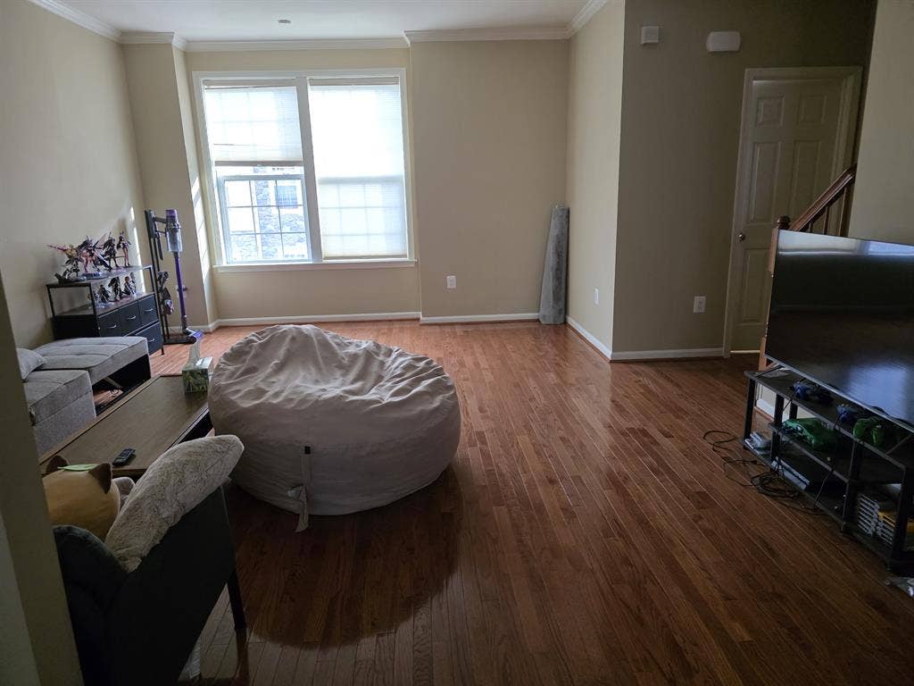 Looking for a roommate!