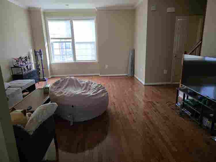 Looking for a roommate!