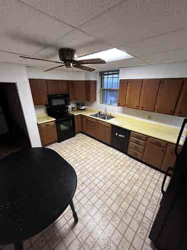 Huge Room - ALL Utilities Included