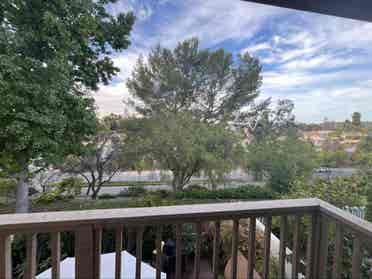 2 Rooms available. Walk to shopping