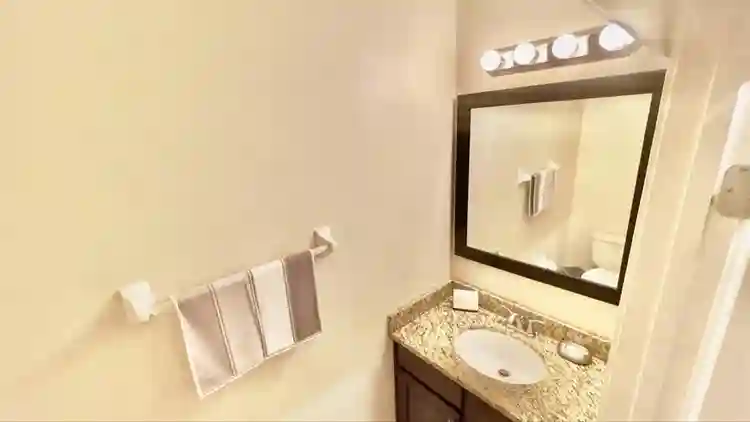 Beautiful Private Bedroom Townhome