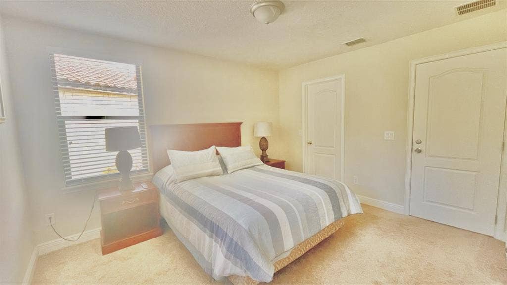 Beautiful Private Bedroom Townhome