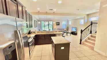 Beautiful Private Bedroom Townhome