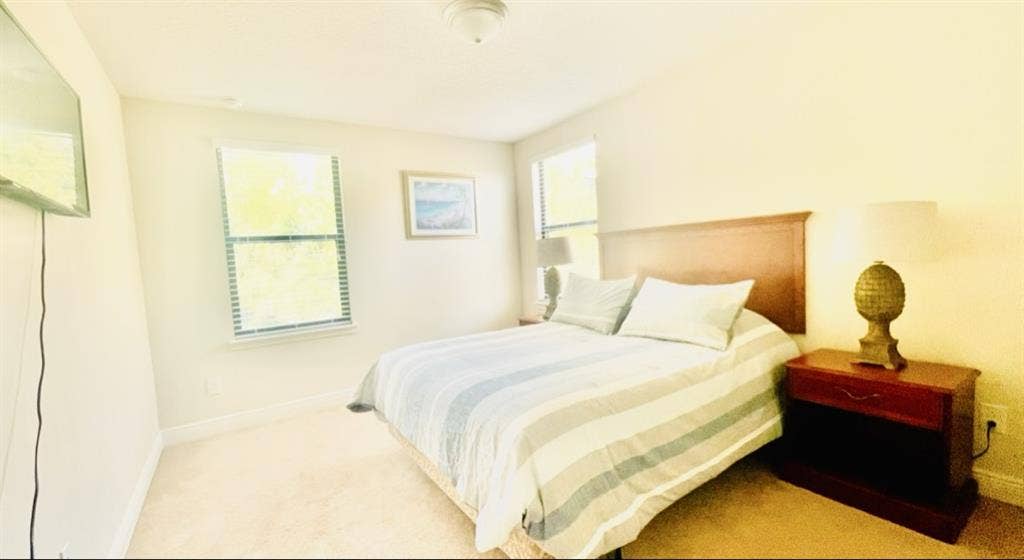 Beautiful Private Bedroom Townhome