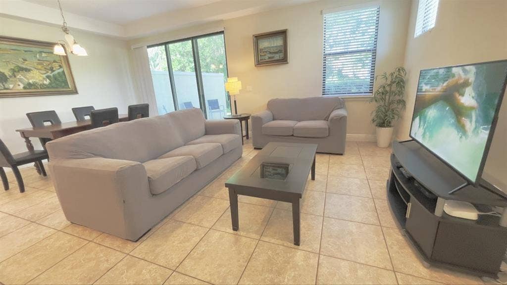 Beautiful Private Bedroom Townhome