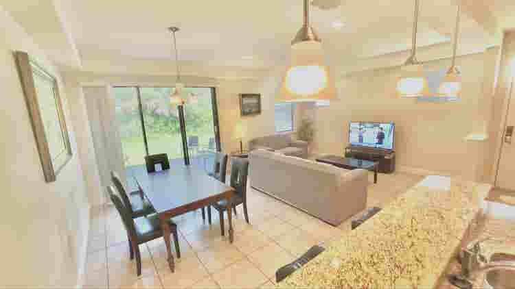 Beautiful Private Bedroom Townhome
