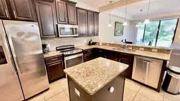 Beautiful Private Bedroom Townhome