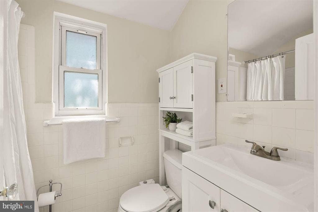 Room for Rent/Utilities Included