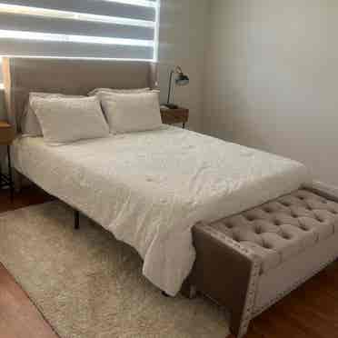 Looking for a female roommate