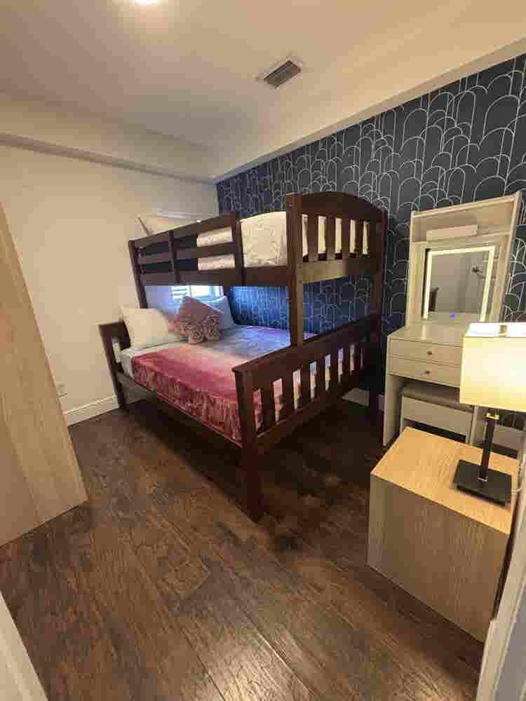 Sharing student rooms