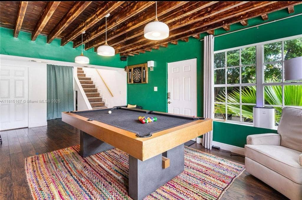 Sharing student rooms