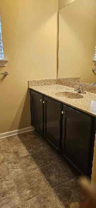 2 rooms available immediately!