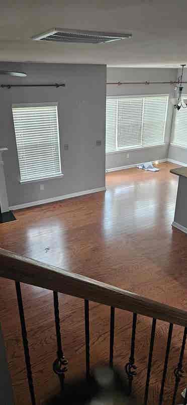 2 rooms available immediately!