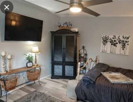 SUiTE W/KITCHEN,W/D, SEPARATE ENTRY
