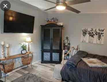 SUiTE W/KITCHEN,W/D, SEPARATE ENTRY