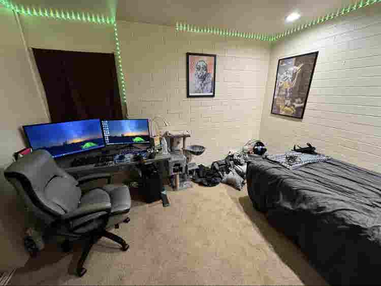 Seeking a chill and fun roommate