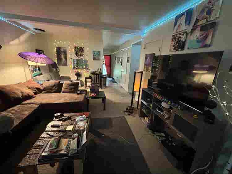 Seeking a chill and fun roommate