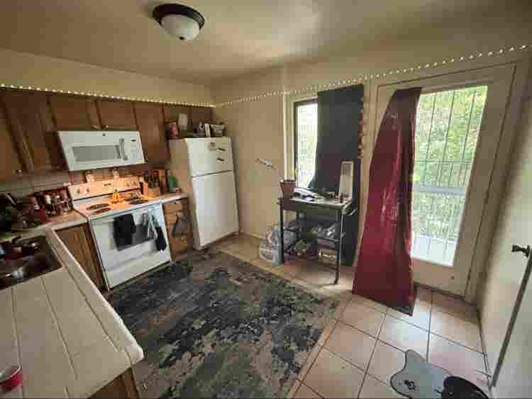 Seeking a chill and fun roommate
