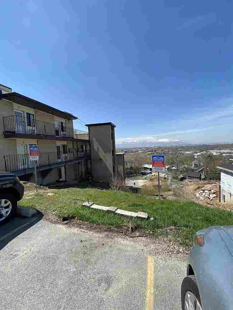 Seeking a chill and fun roommate