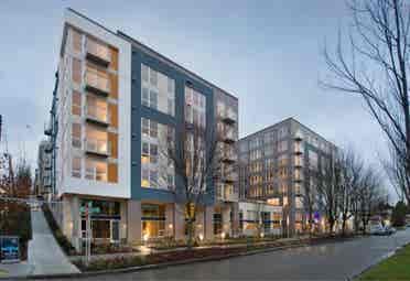 2B Sky Apt Roomie Needed!